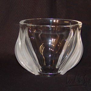 Lalique Tulips Vase/Bowl, "Deux Tulipes"